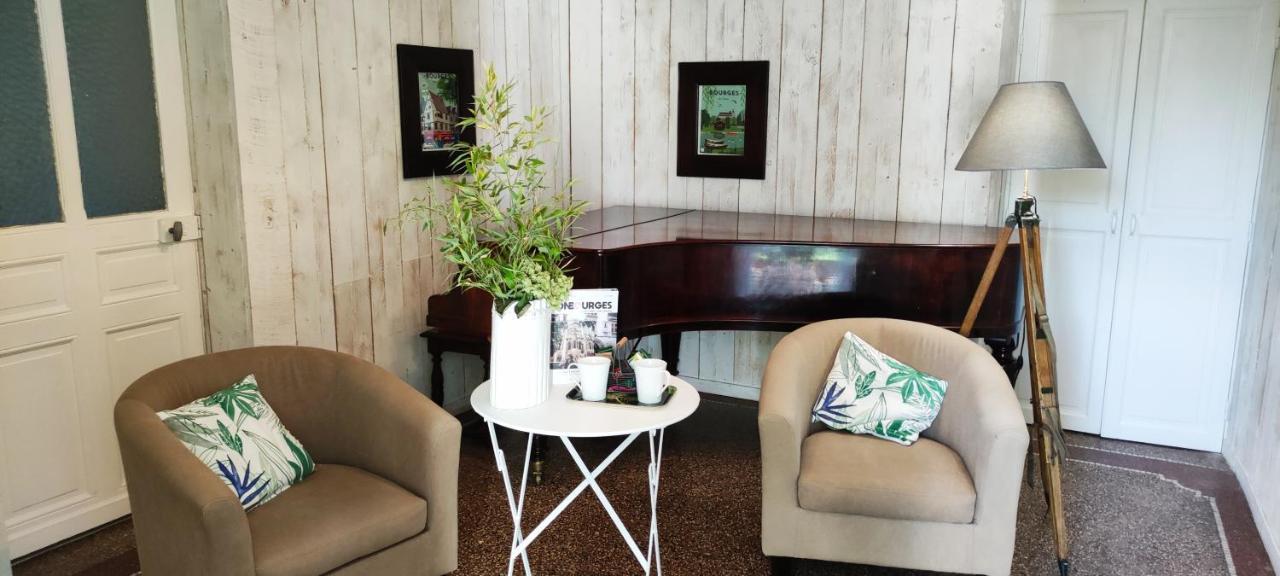 Au N°1 Bed & Breakfast Bourges Bagian luar foto