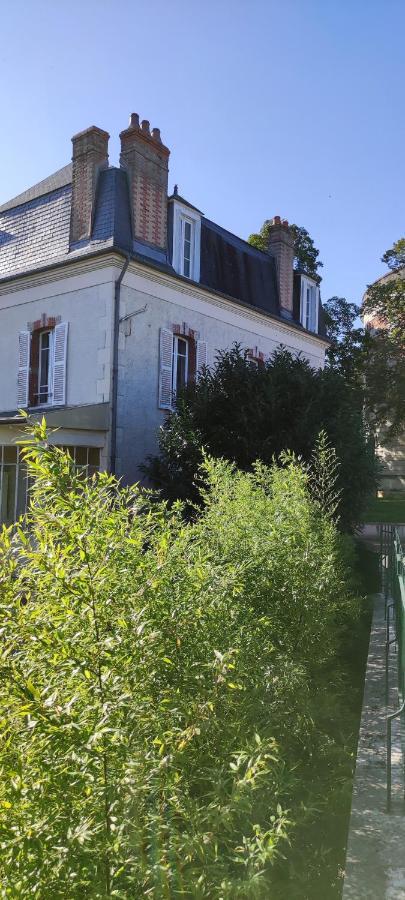 Au N°1 Bed & Breakfast Bourges Bagian luar foto
